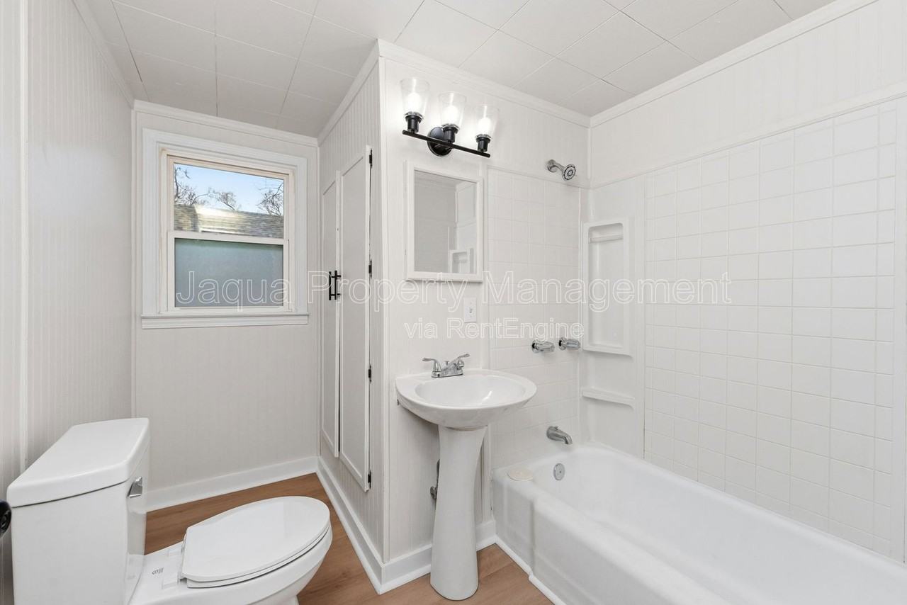 5923 Missouri Ave - Photo 5 of 15