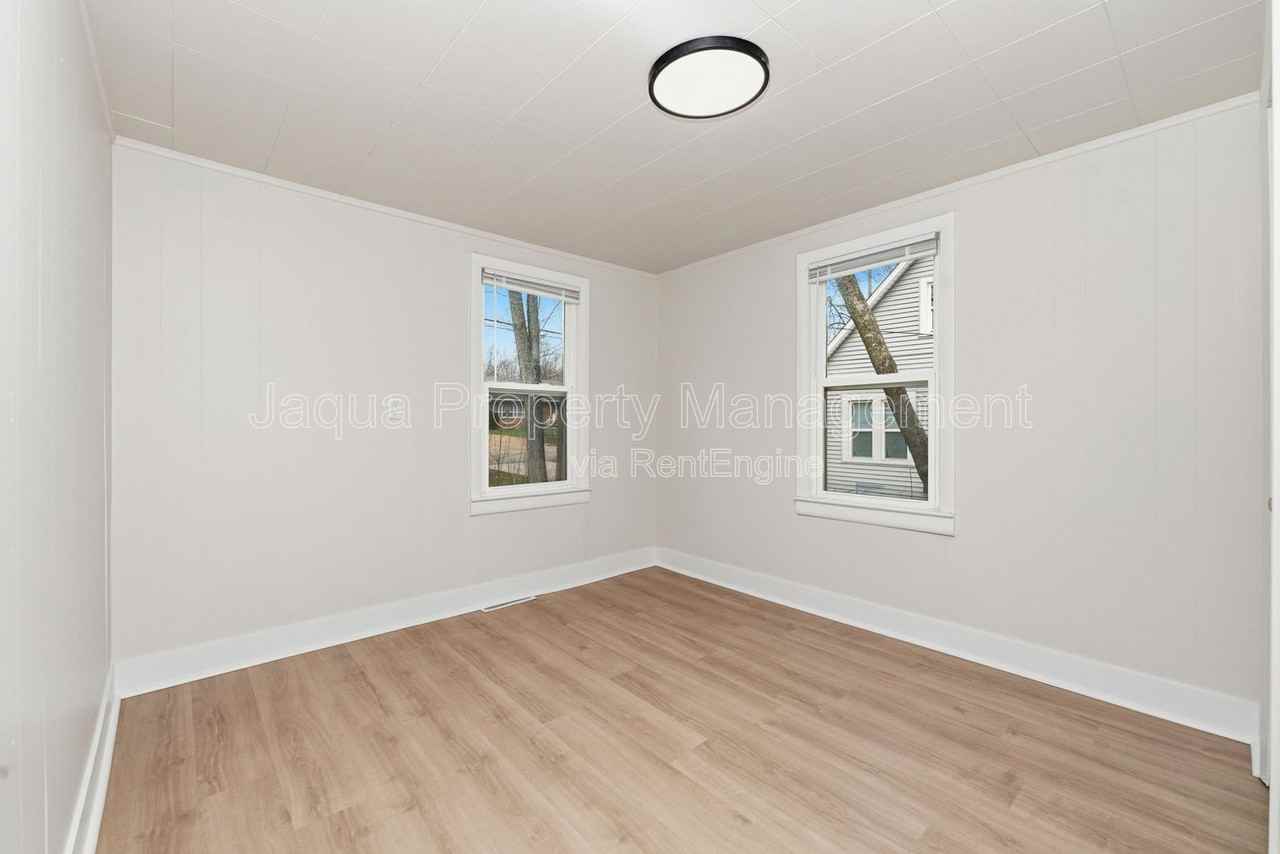 5923 Missouri Ave - Photo 6 of 15