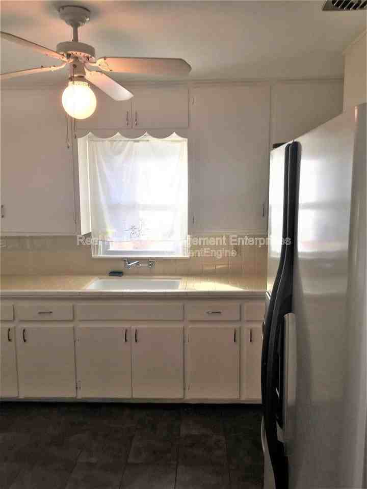 3912 Nw 32nd St - Photo 6 of 16