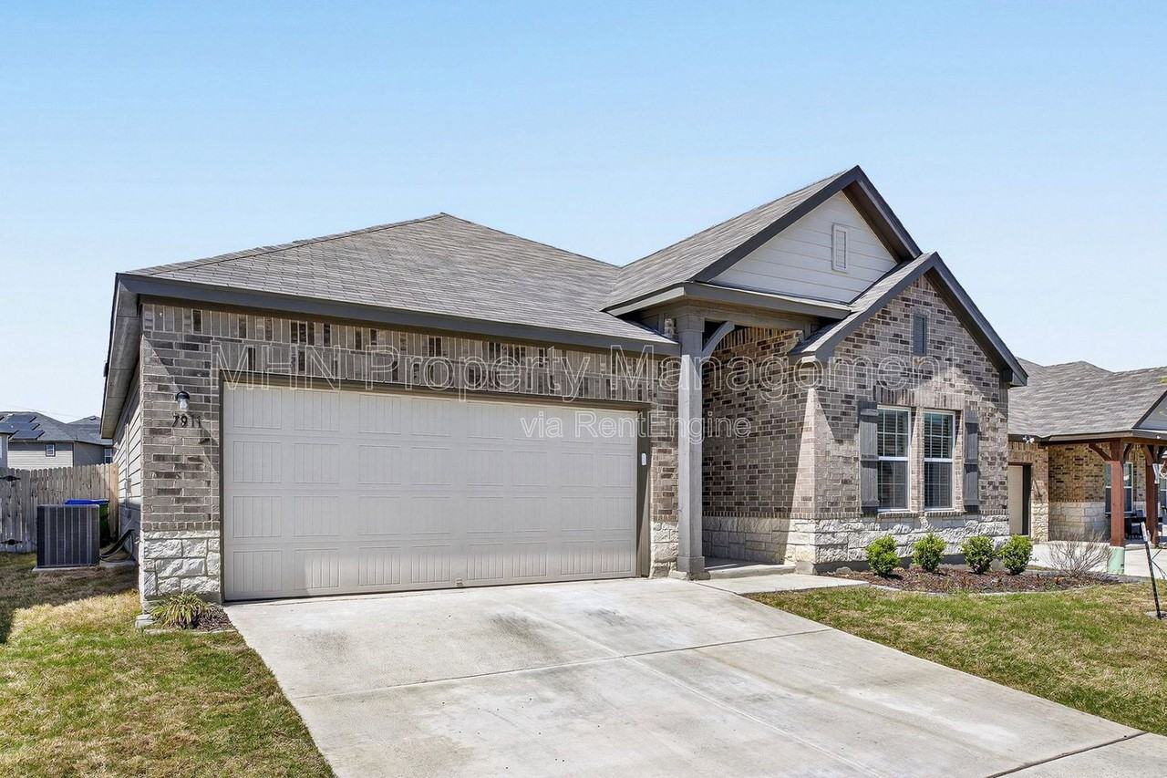 7911 Viper Cv - Photo 2 of 33