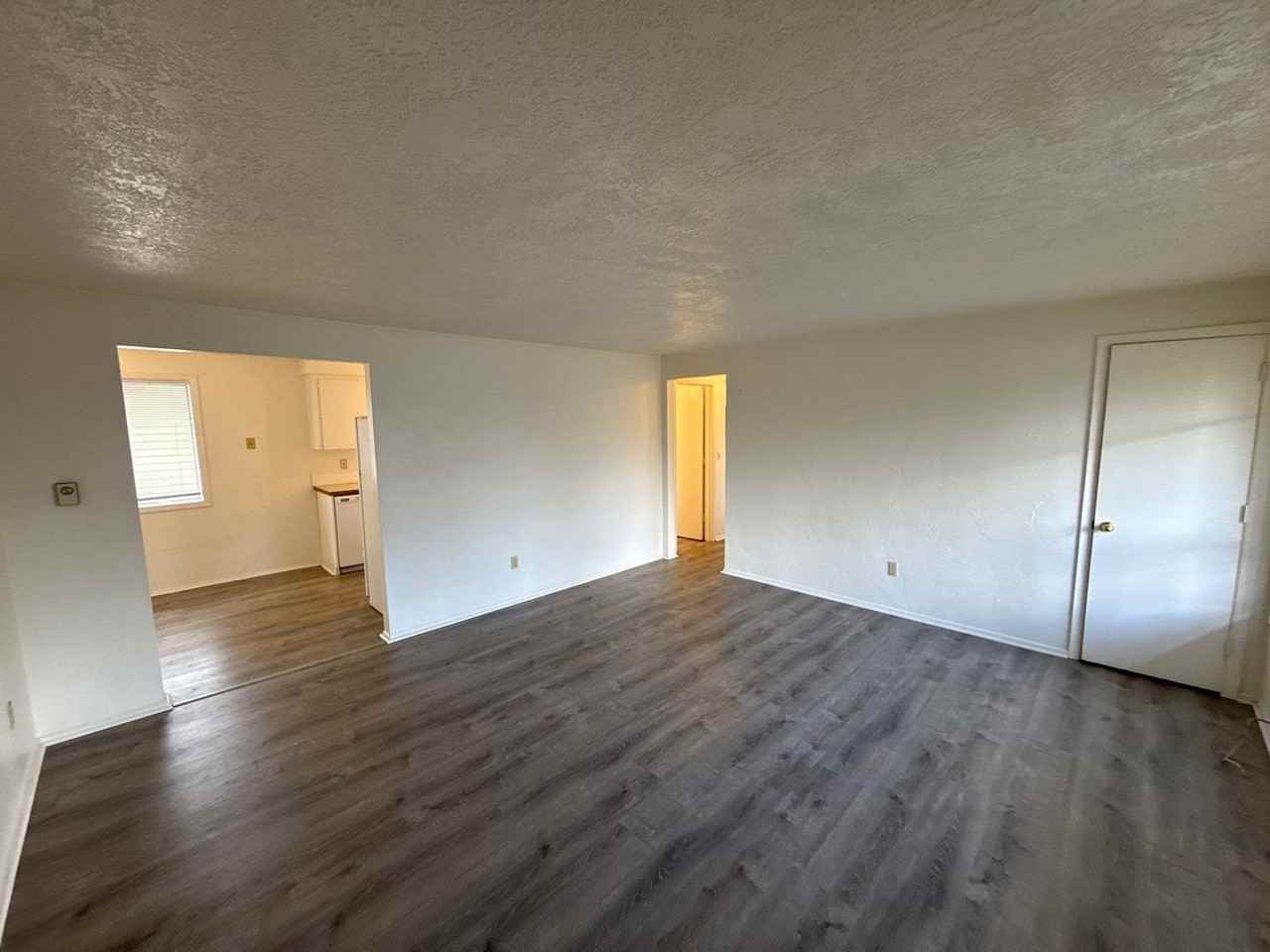 1594 Tripp St Se - Photo 3 of 17