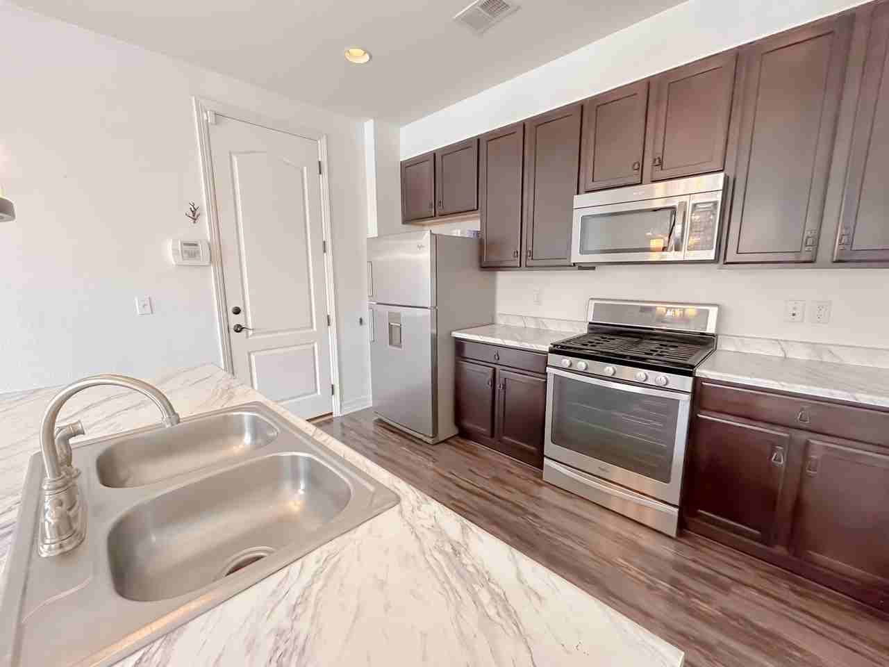 2846 Iola St - Photo 3 of 15