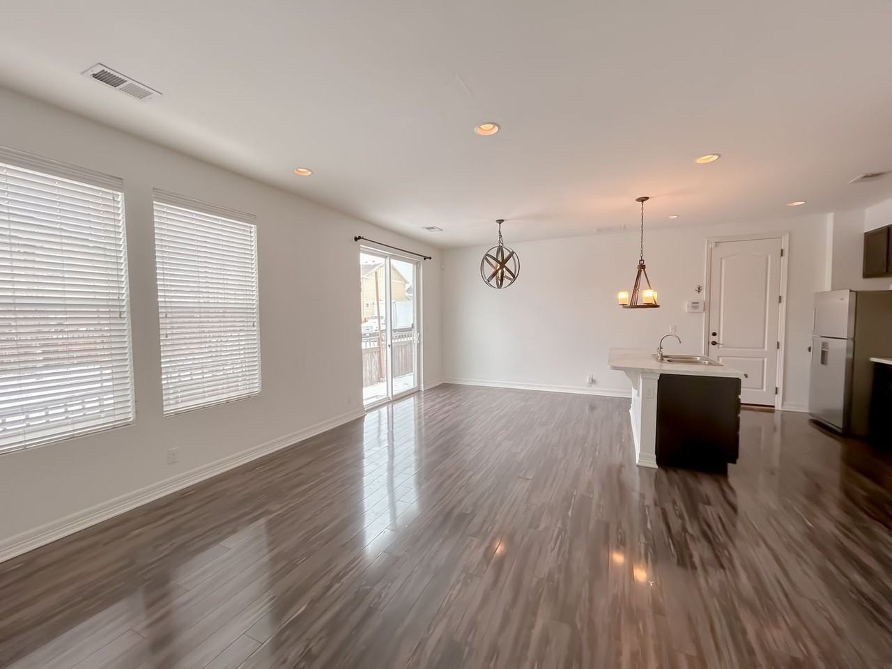 2846 Iola St - Photo 4 of 15