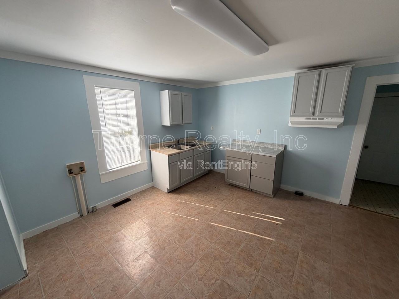 722 Columbia Ave - Photo 5 of 10