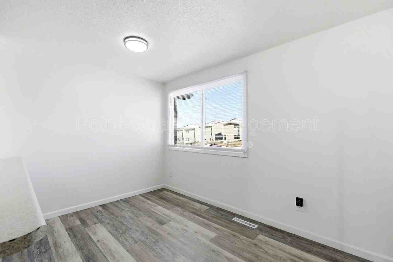 1966 S Cleveland Ave - Photo 4 of 27