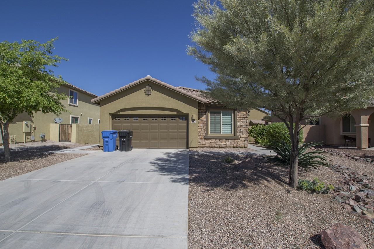 882 E Furness Dr - Photo 2 of 17