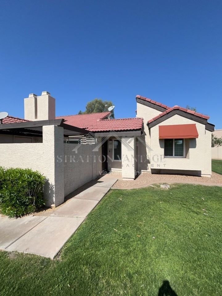 911 S Siesta Ln #2 - Photo 3 of 6