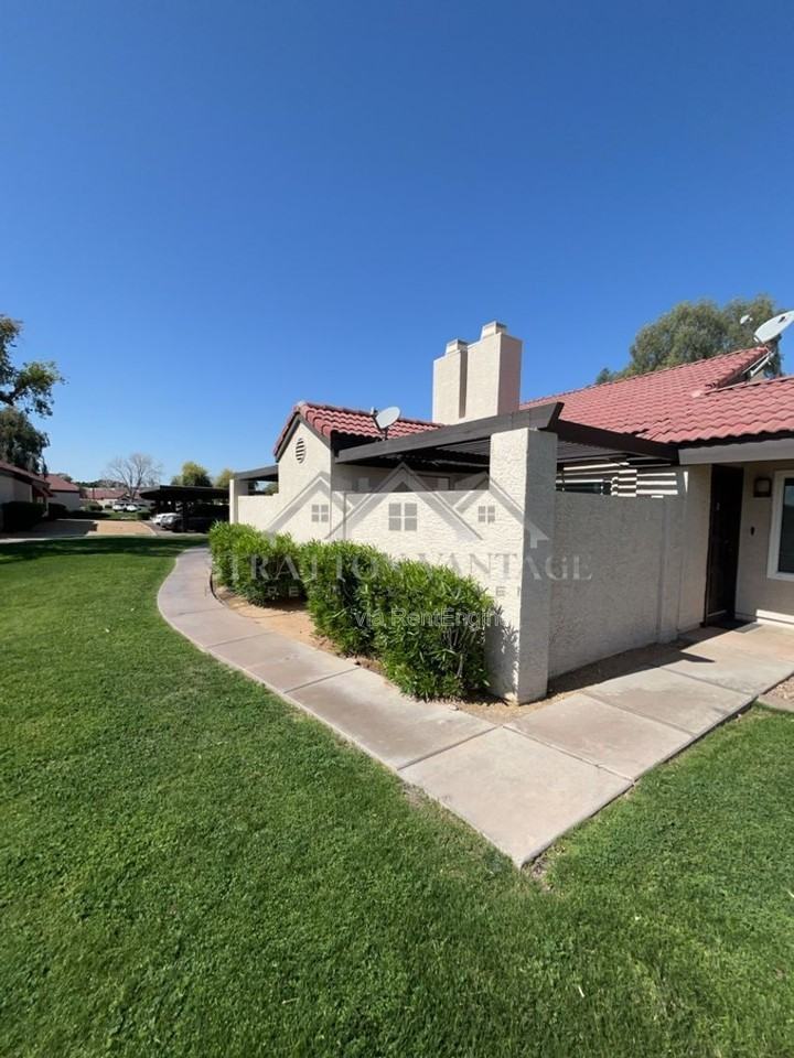 911 S Siesta Ln #2 - Photo 4 of 6