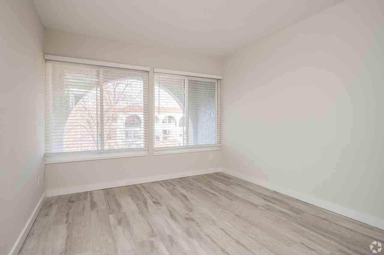 The Oaks Apartments - Photo 7 of 39