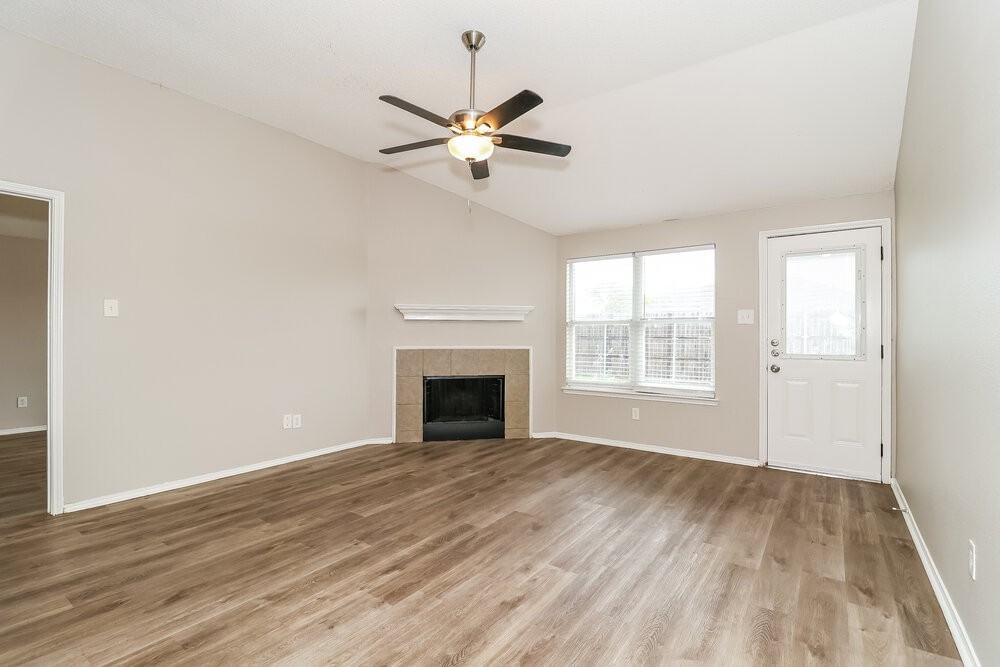 1024 Stockton Dr - Photo 3 of 16