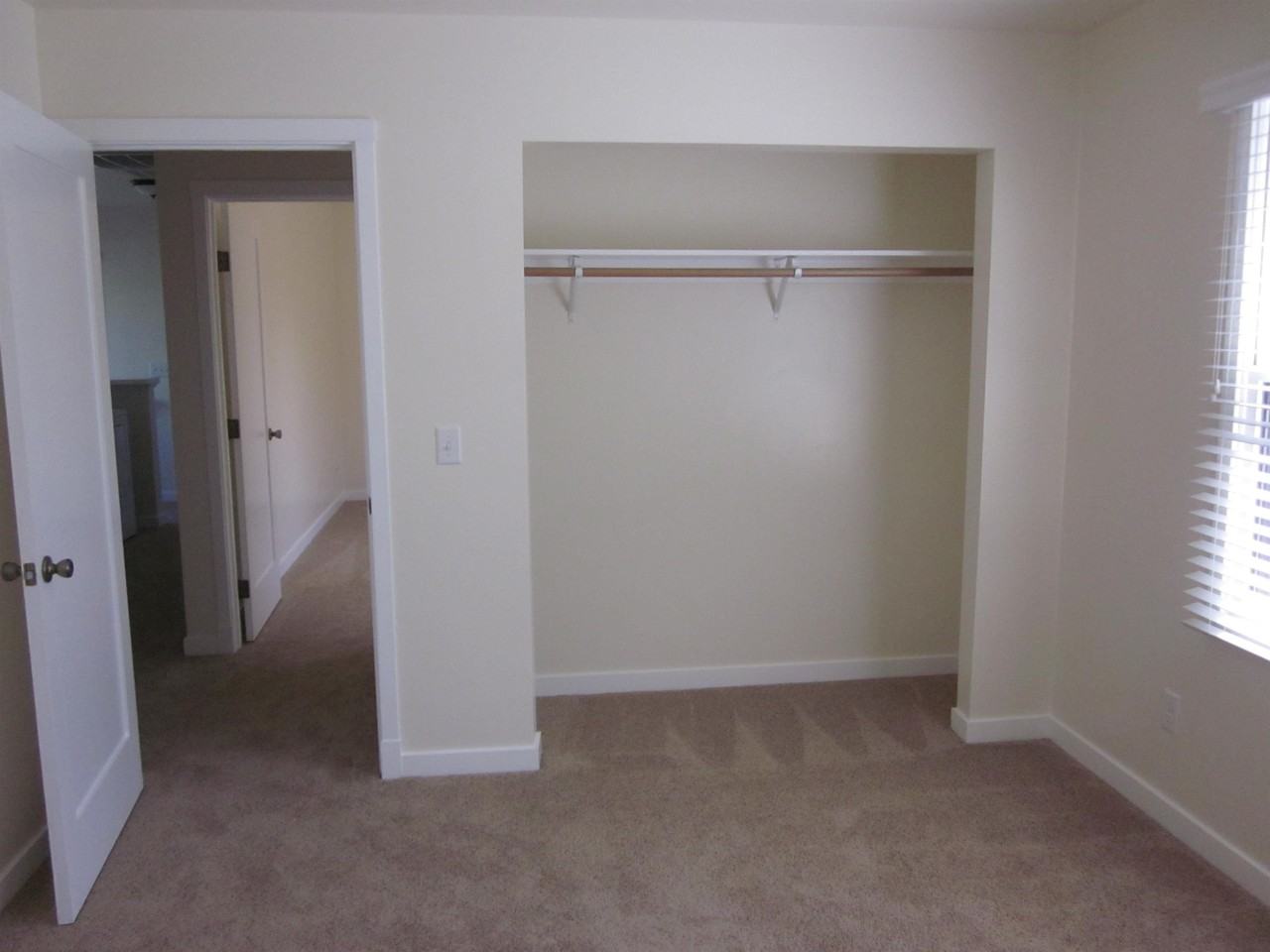 108 Myrtle St - Photo 2 of 12