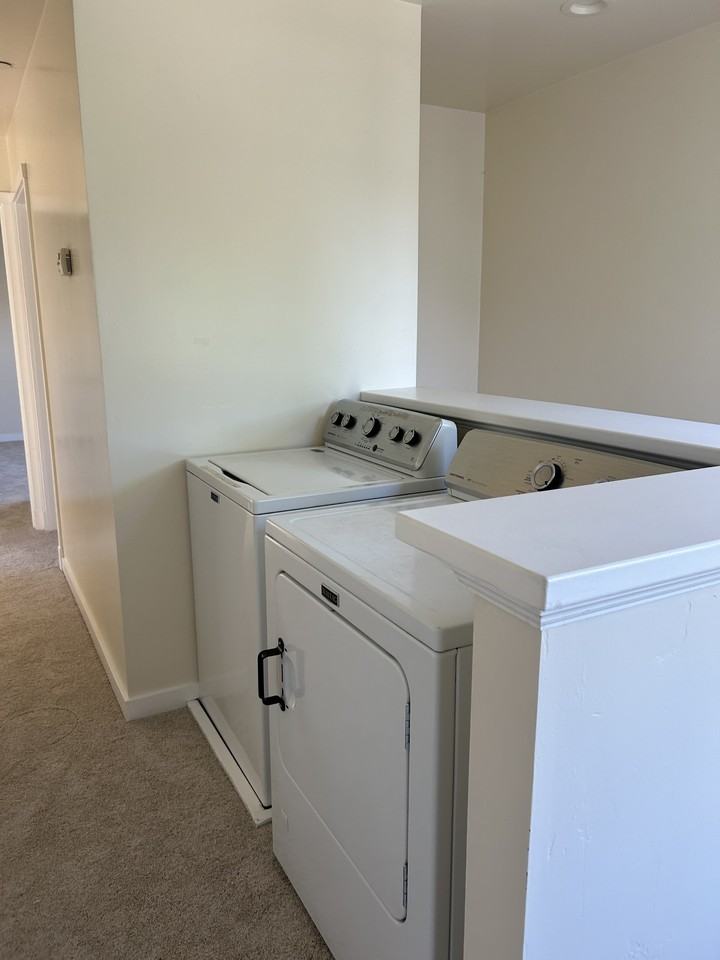 108 Myrtle St - Photo 6 of 12