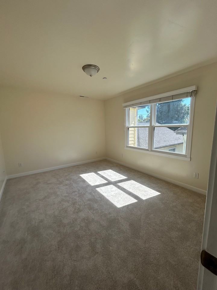 108 Myrtle St - Photo 7 of 12