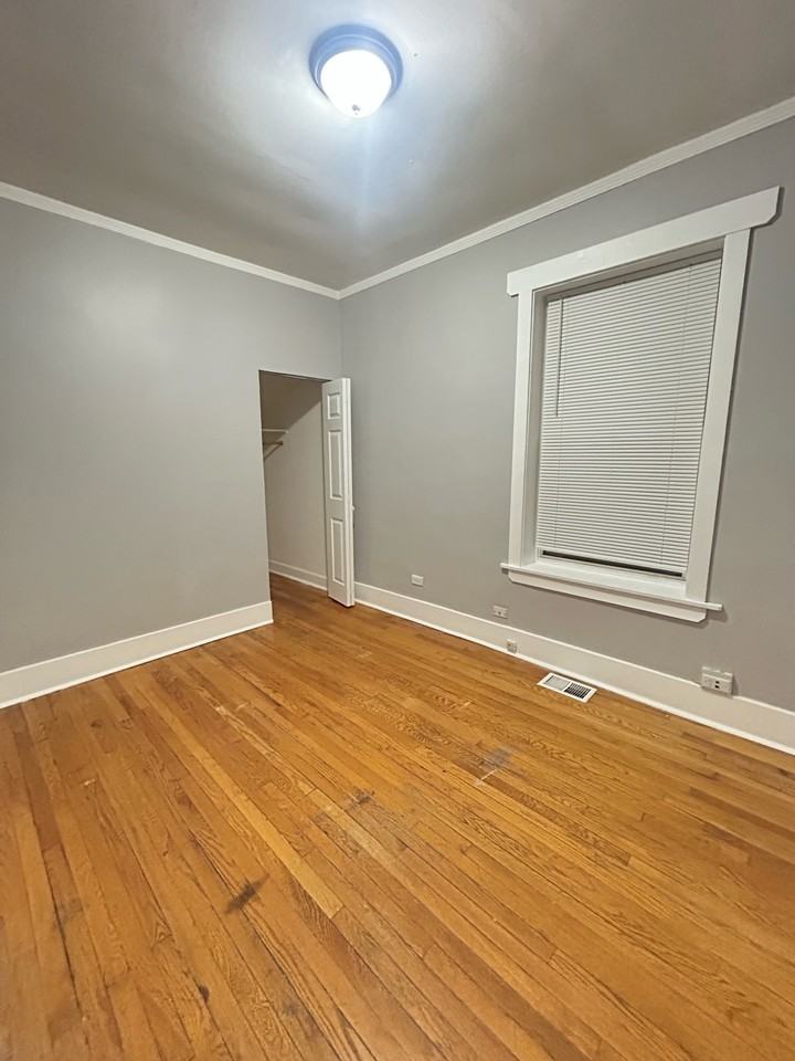 7405 S Eberhart Ave #1 - Photo 3 of 30