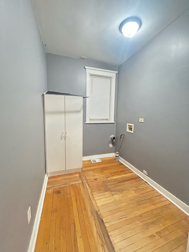 7405 S Eberhart Ave #1 - Photo 4 of 30