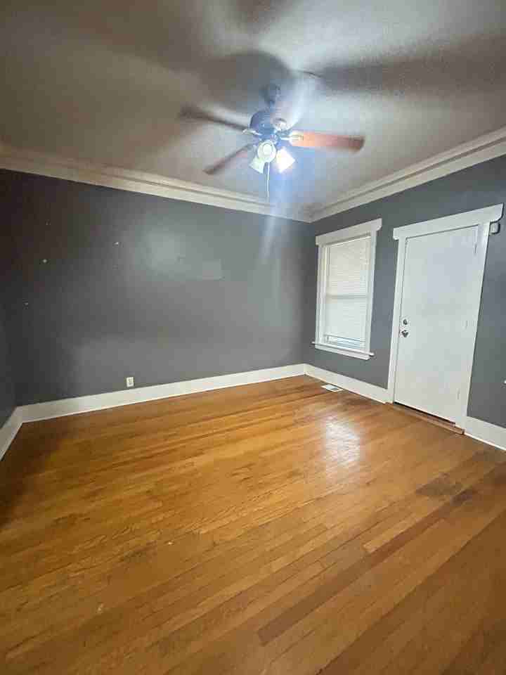 7405 S Eberhart Ave #1 - Photo 5 of 30