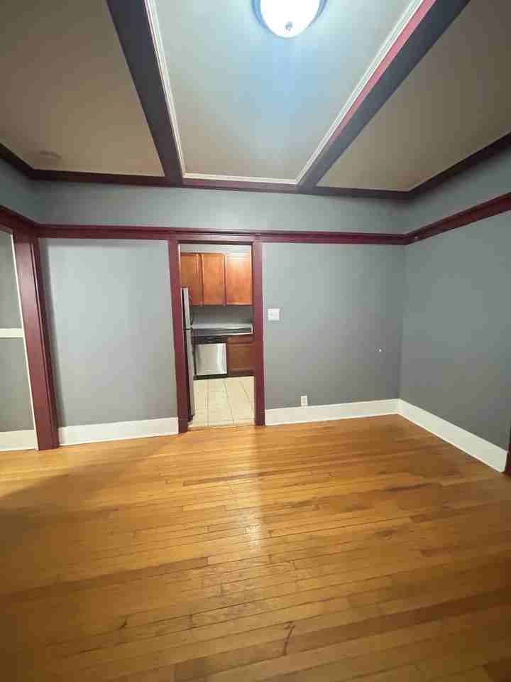 7405 S Eberhart Ave #1 - Photo 7 of 30