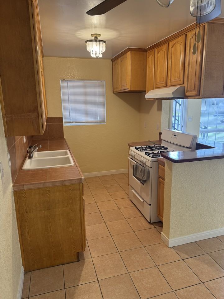 136 E Bay St #A - Photo 2 of 10