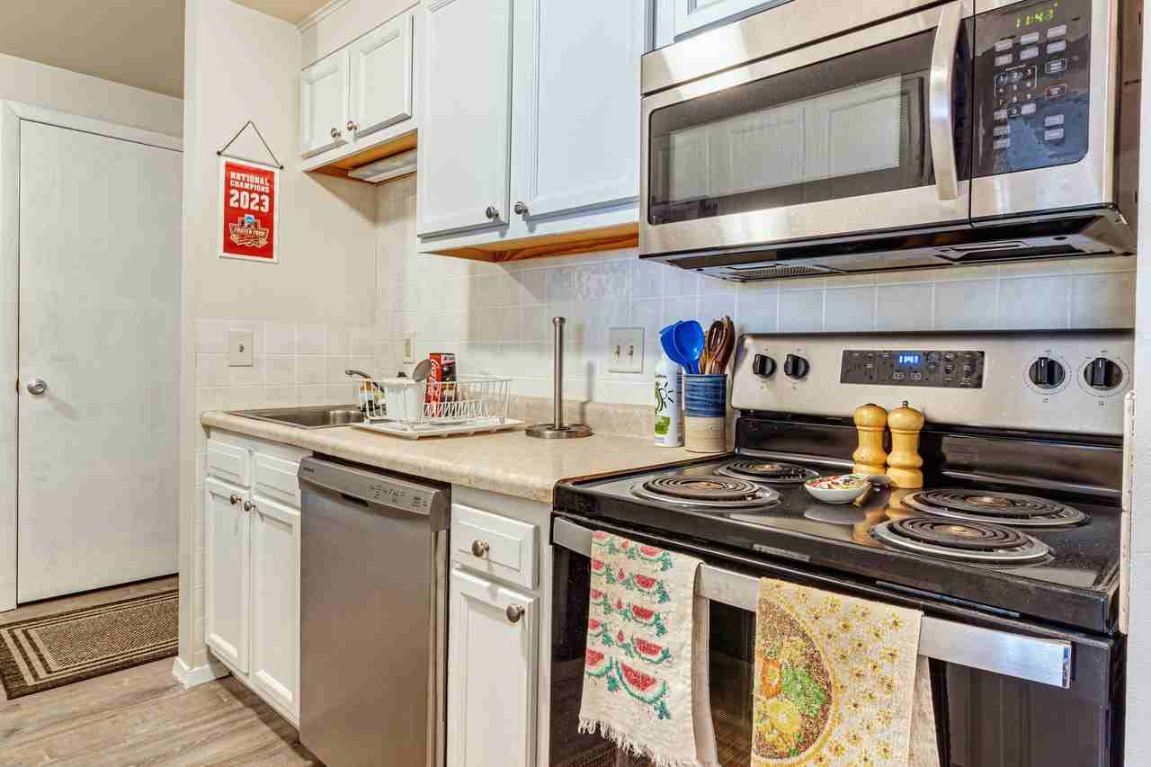 5019 Old Middleton Rd #3 - Photo 6 of 10