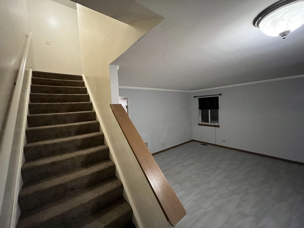 695 Ridge Rd - Photo 4 of 17