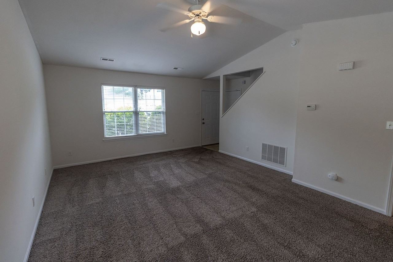 3306 St Charles Rd - Photo 4 of 31