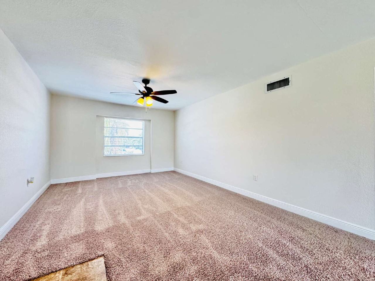 12664 Kenwood Ln - Photo 2 of 39