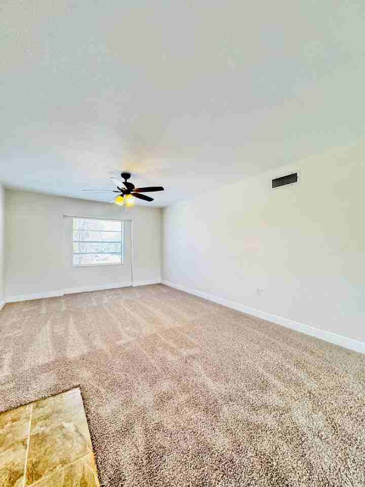 12664 Kenwood Ln - Photo 3 of 39