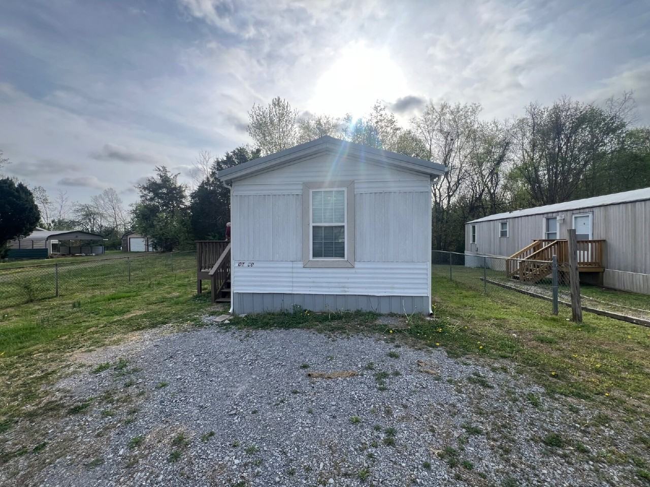 1050 Ross Ln - Photo 2 of 15