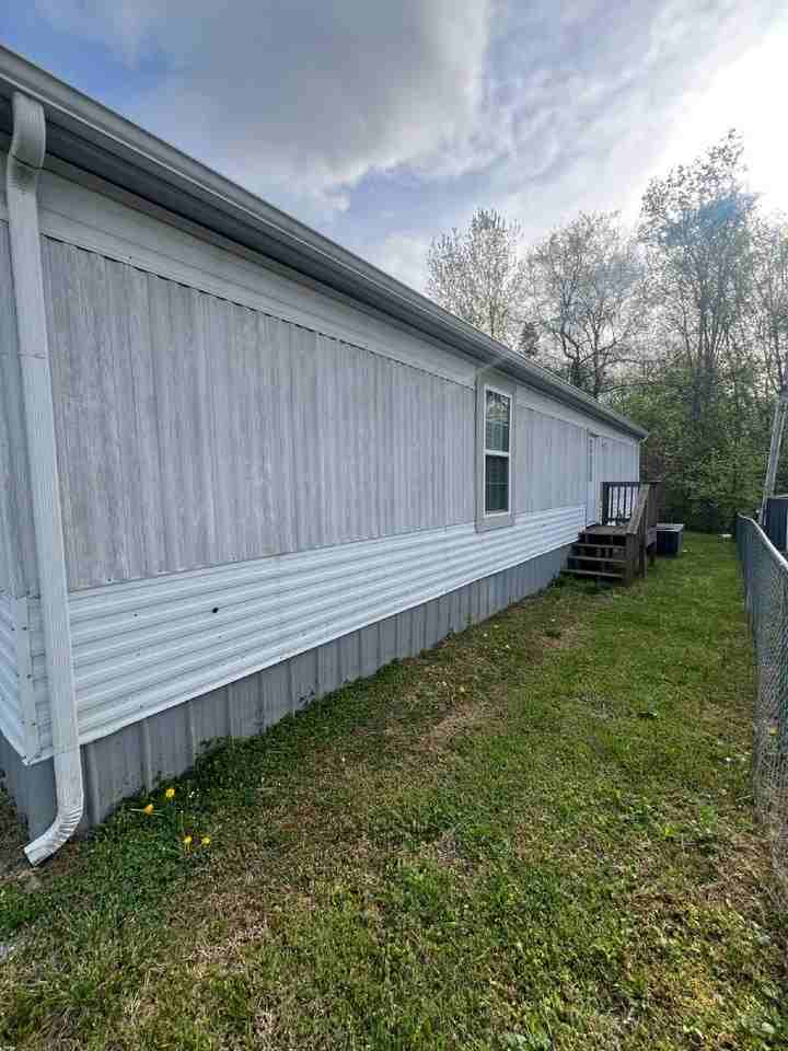 1050 Ross Ln - Photo 4 of 15