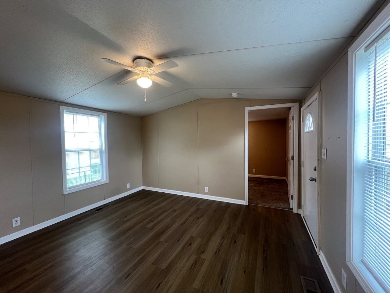 1050 Ross Ln - Photo 6 of 15