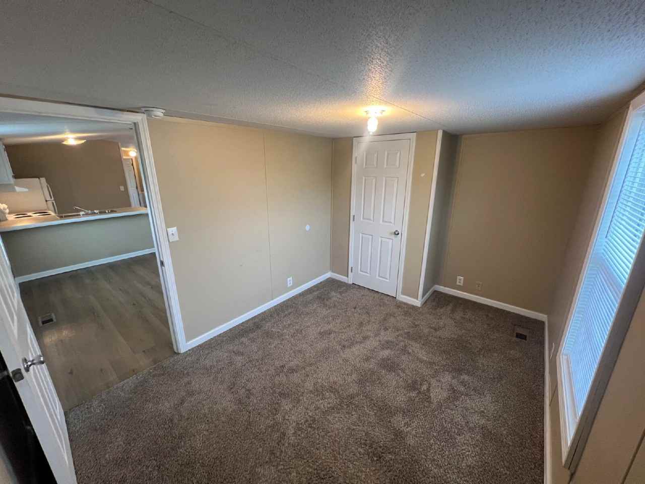 1050 Ross Ln - Photo 7 of 15