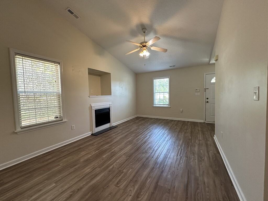 400 Winners Cir S - Photo 2 of 11