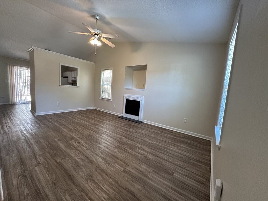 400 Winners Cir S - Photo 3 of 11