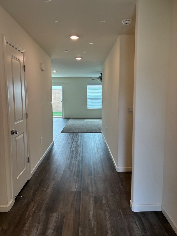 196 Grand View Ct - Photo 4 of 46