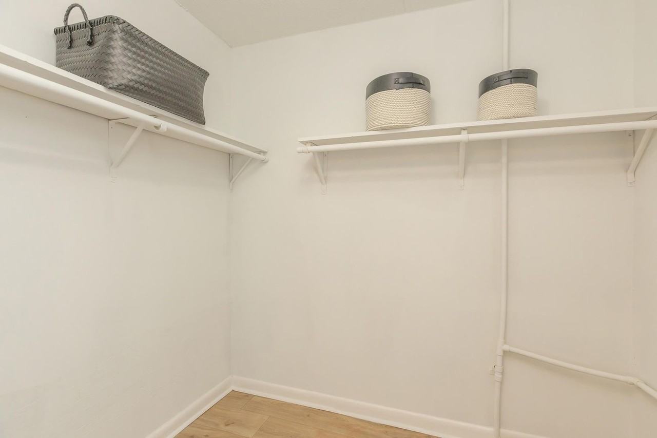 River Hills Flats - Photo 6 of 7