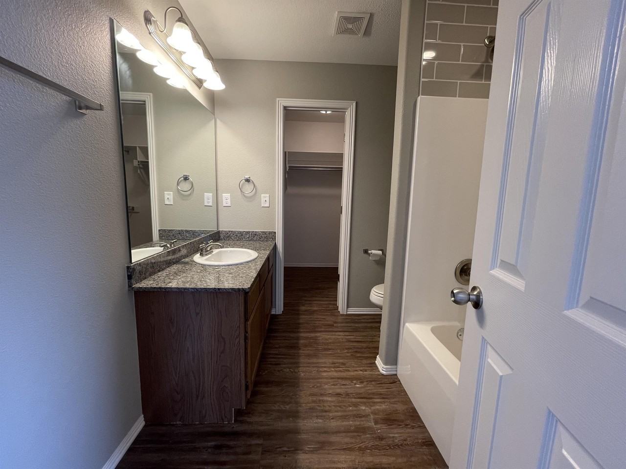 3501 Sw Deerfield Blvd #1 - Photo 4 of 22