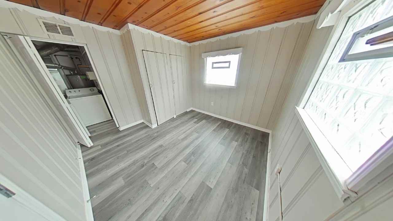 19006 Roscommon St - Photo 4 of 9