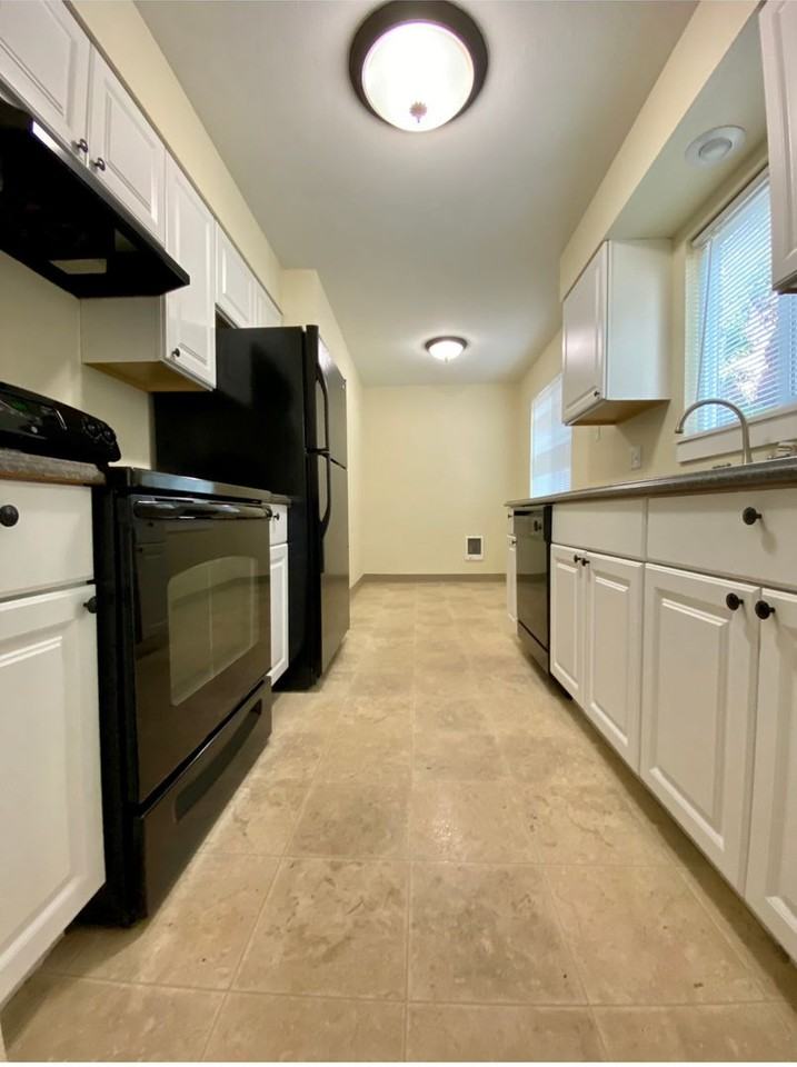 9033 Se Stark St - Photo 6 of 14