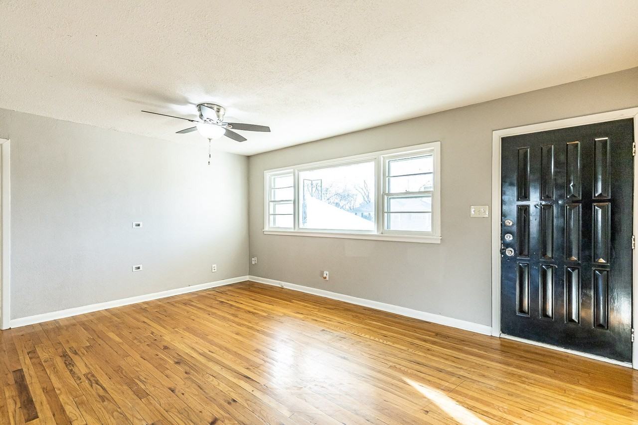 3814 32nd St - Photo 2 of 19