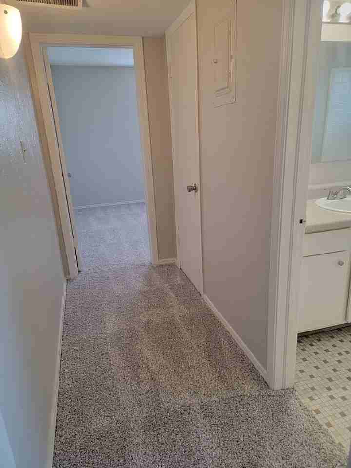 1338 Crown Point Ave #E - Photo 6 of 10