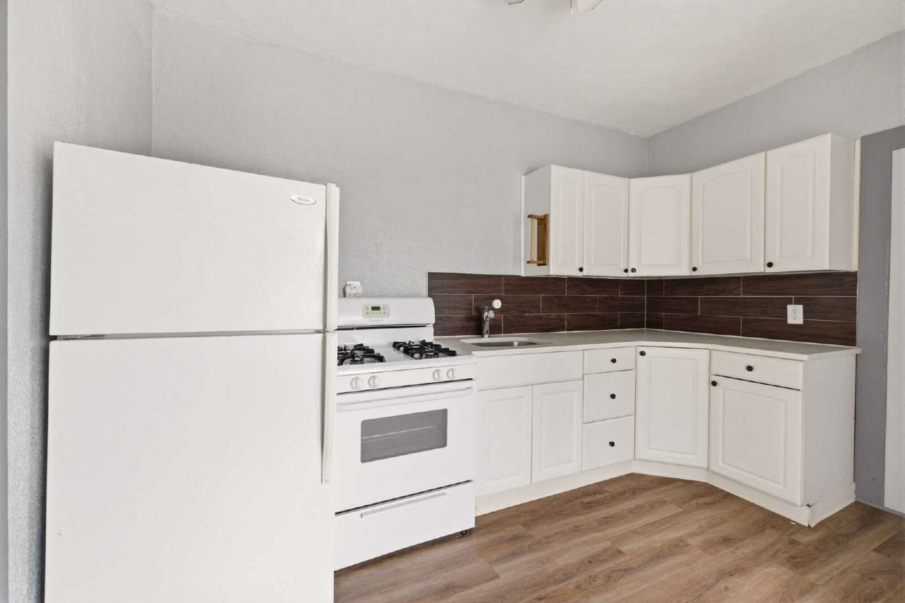 1347 Elmira St - Photo 6 of 14