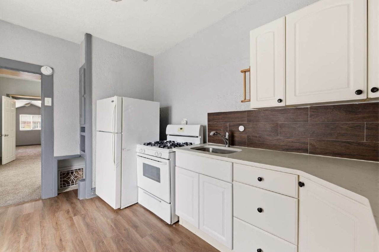 1347 Elmira St - Photo 7 of 14