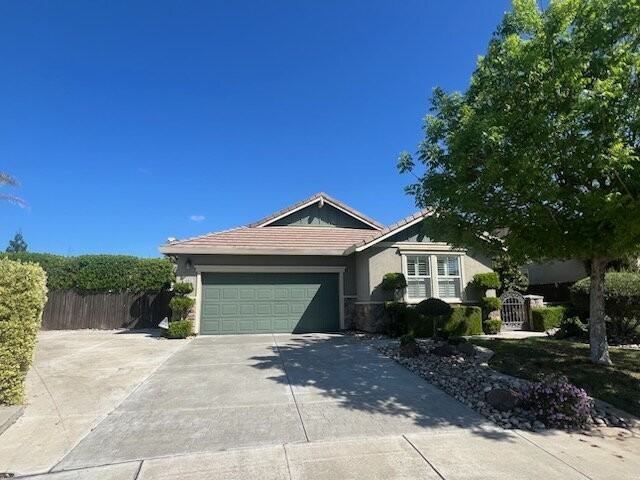 1093 Raccoon Valley Dr - Photo 2 of 18