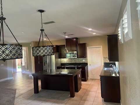 1093 Raccoon Valley Dr - Photo 4 of 18