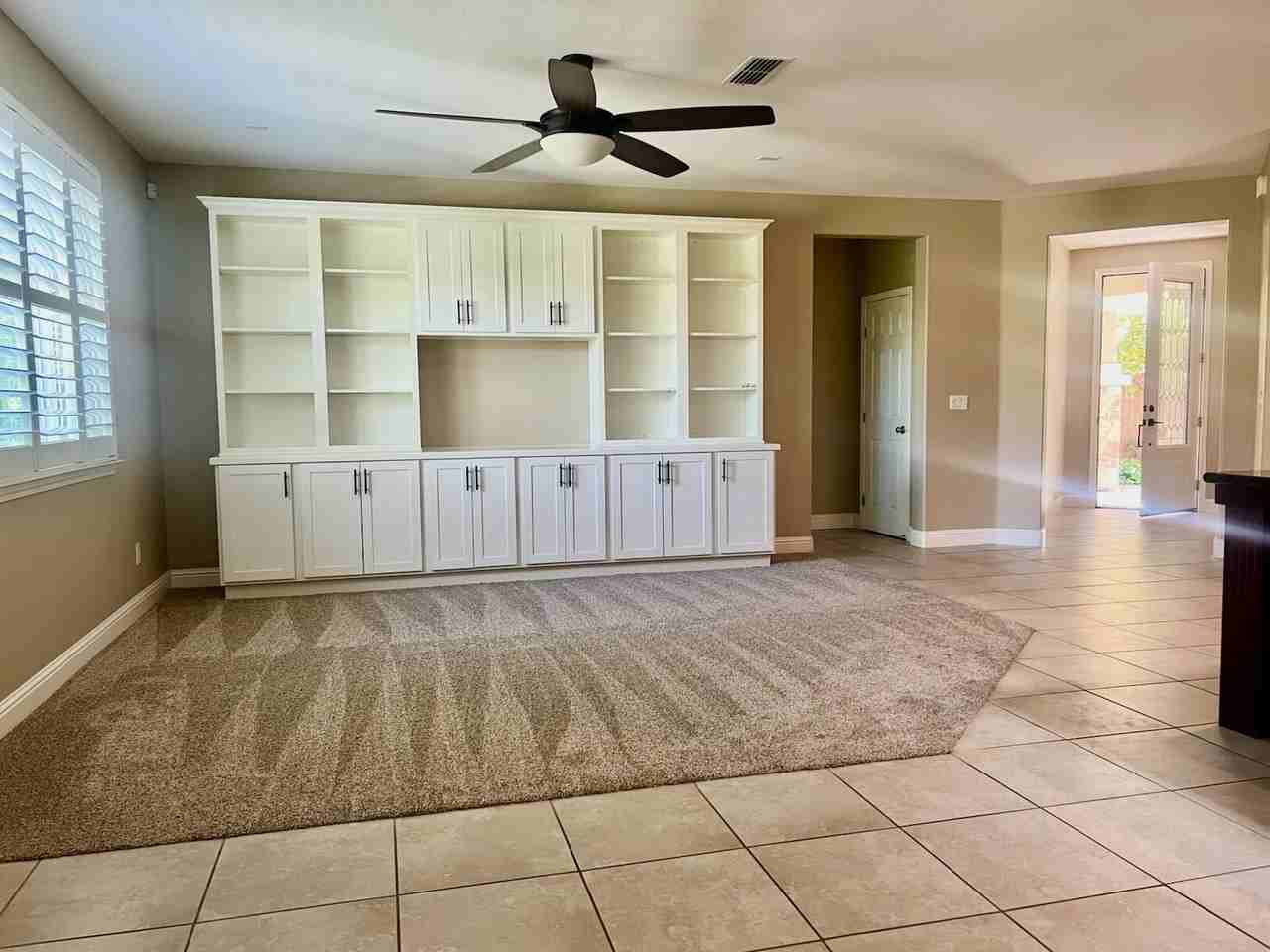 1093 Raccoon Valley Dr - Photo 5 of 18