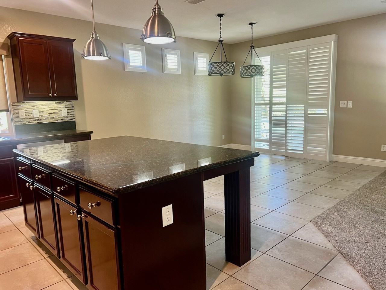 1093 Raccoon Valley Dr - Photo 6 of 18