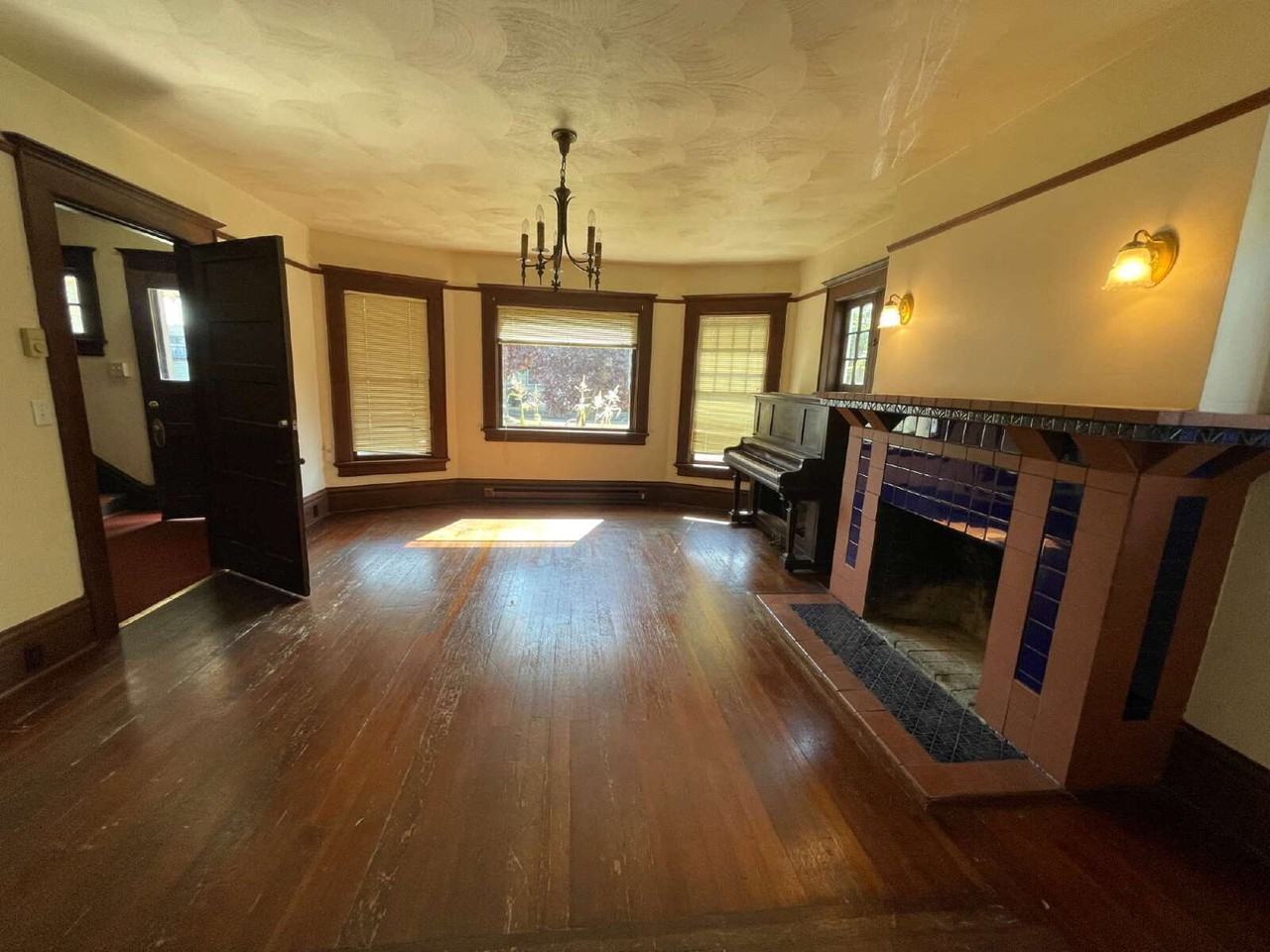 417 E 17th Ave - Photo 3 of 31