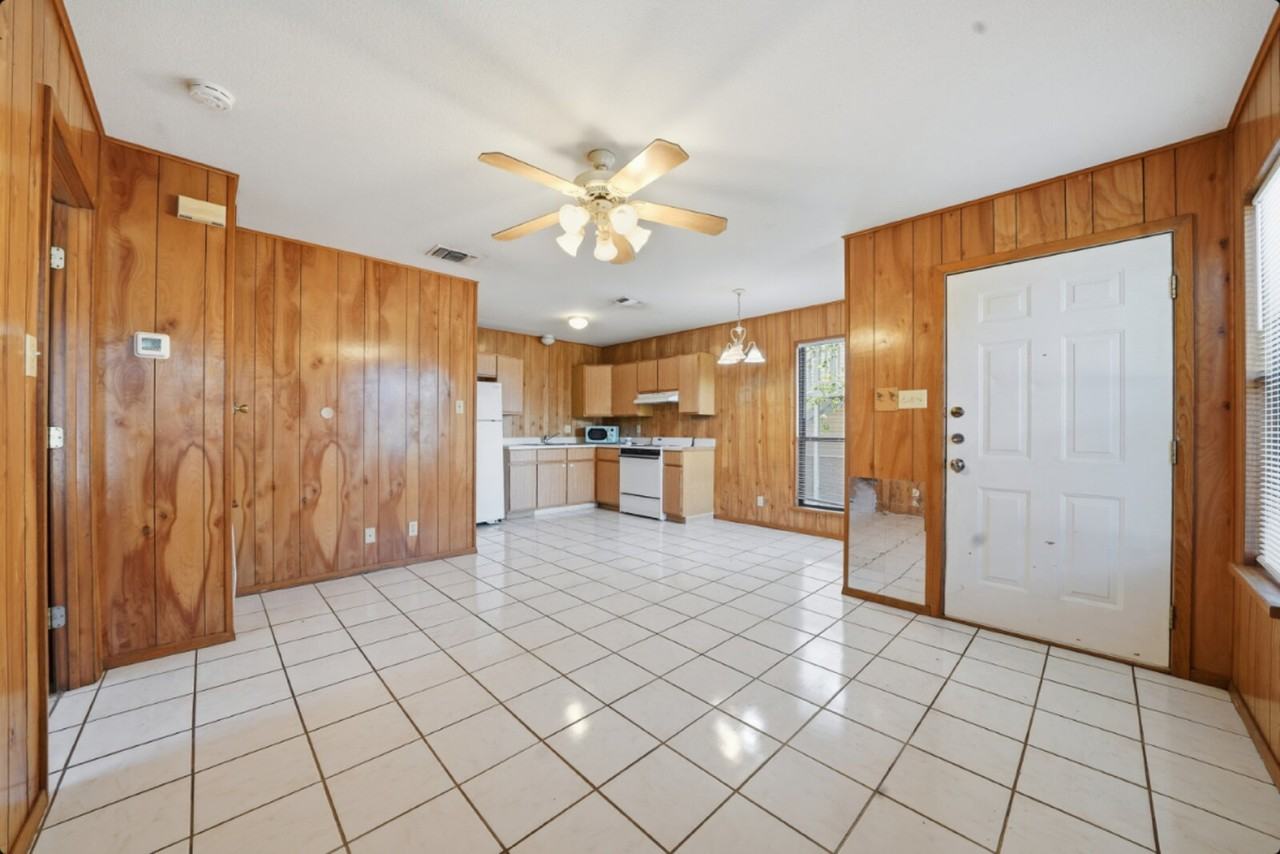 1407 Ford St #8 - Photo 4 of 20