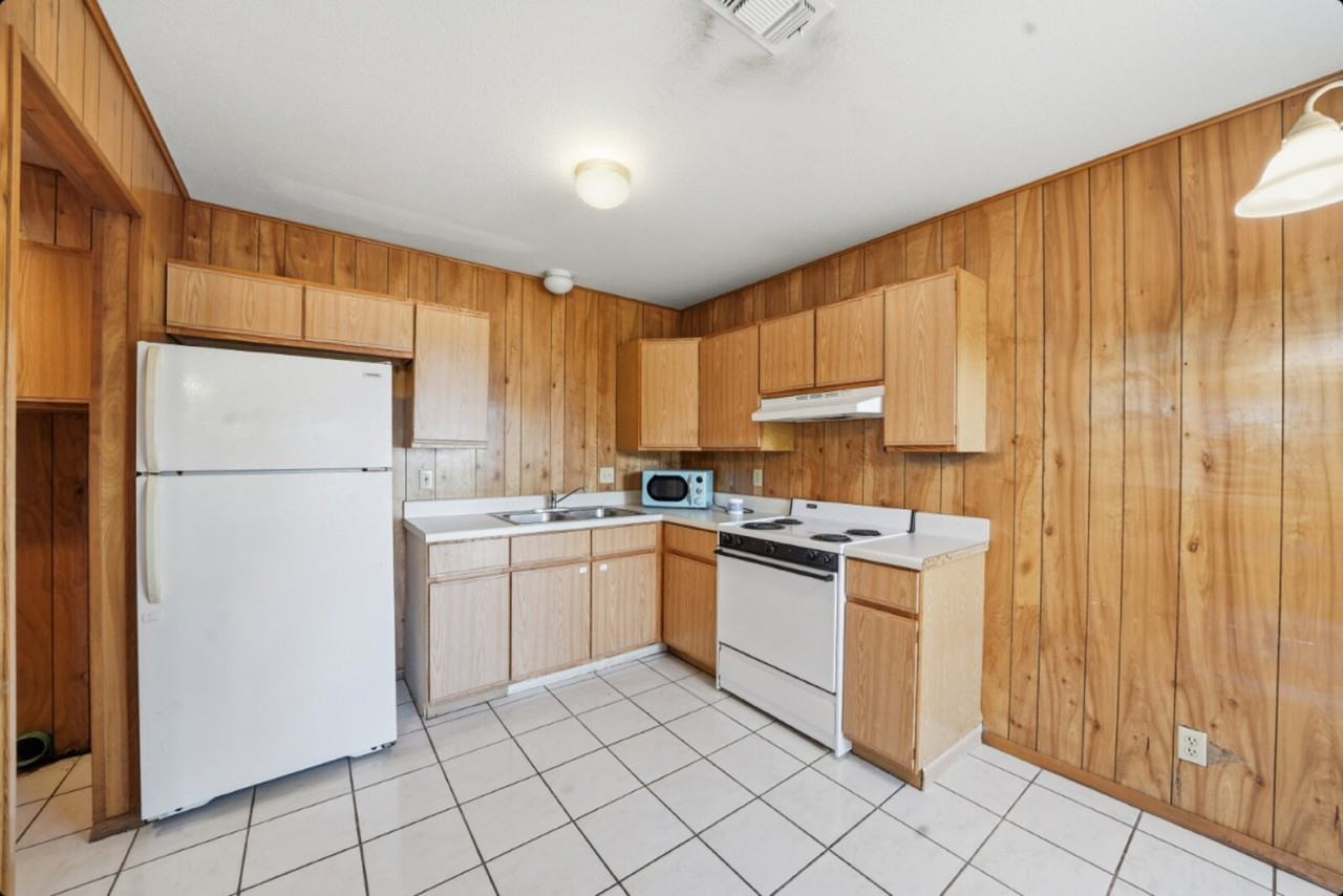 1407 Ford St #8 - Photo 7 of 20