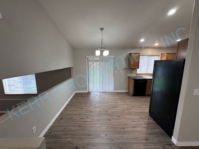 15837 Jade Glen Ave - Photo 5 of 26